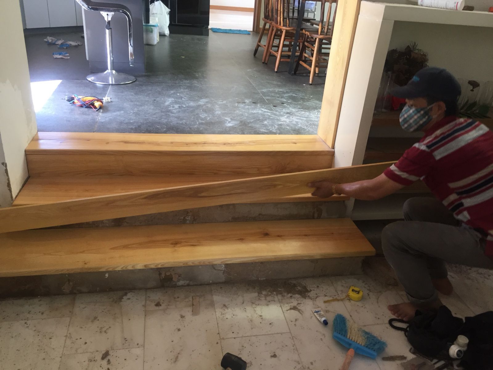 sửa chữa cầu thang gỗ 